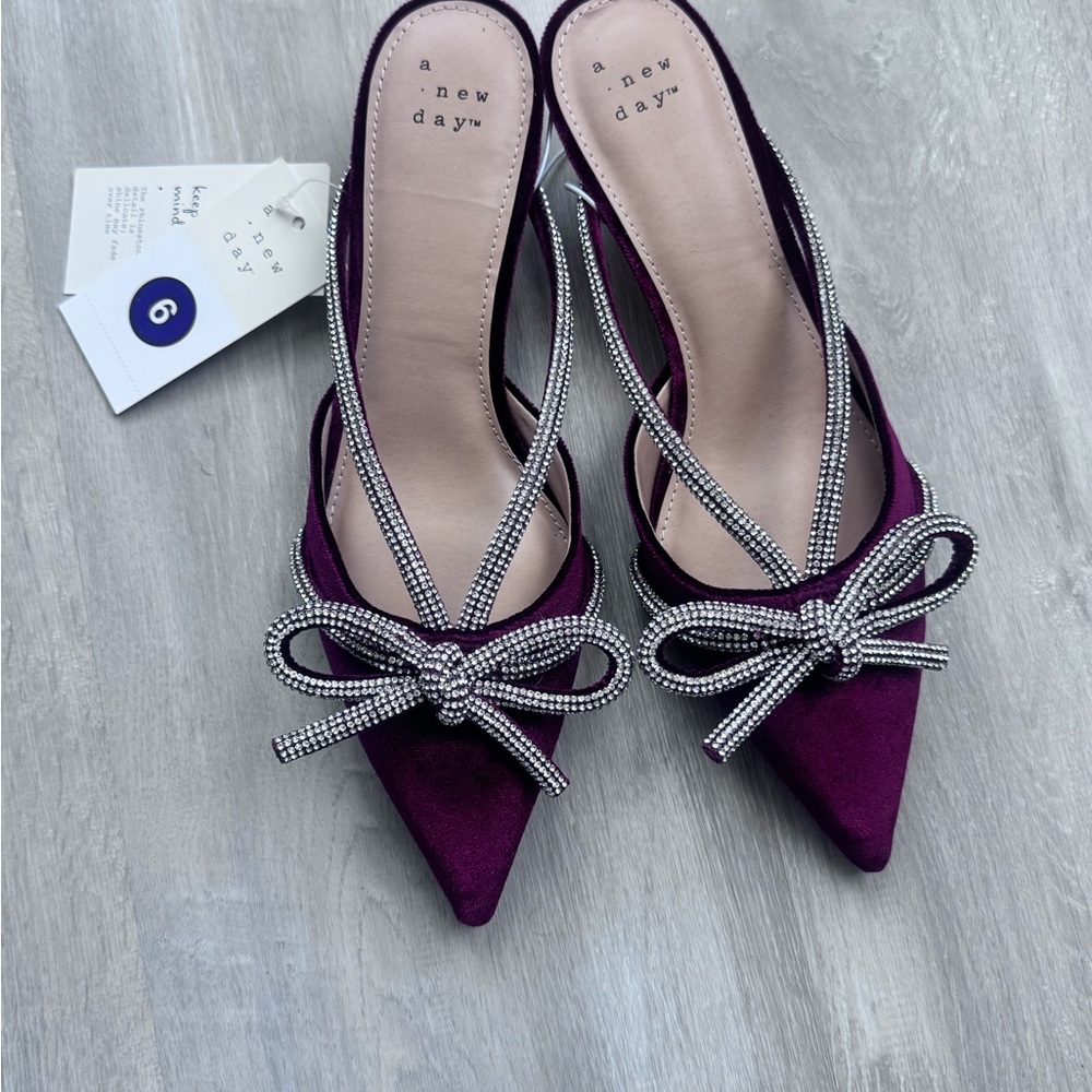 A New Day Women's Burgandy Heels with Bow Accent - NWT
